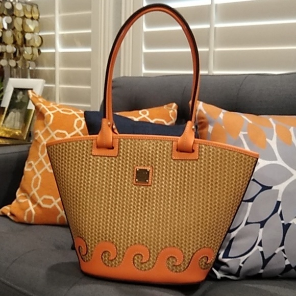 Dooney & Bourke Handbags - 🎉3x HP🎉Dooney Bourke Large Atlantic Tote